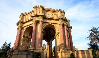 Güzel sanatlar sarayı