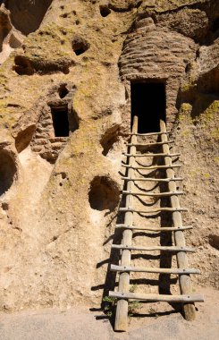 Bandelier Ulusal Anıtı, Cliff evleri