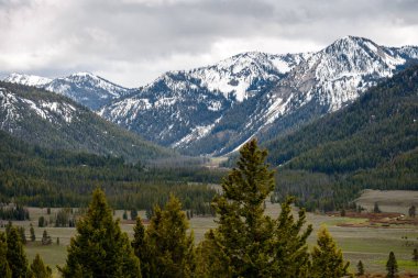 Sawtooth Mountains National Recreation Area clipart