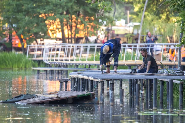 Balashikha Moscow Area Ryssland Juni 2018 Byggandet Banvallen Zon Flodstranden — Stockfoto