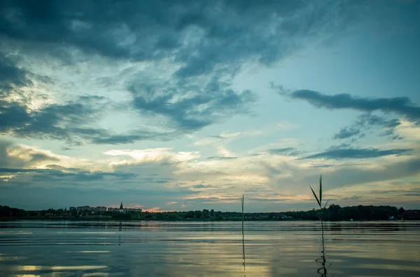 Letní Mraky Nad Medvěd Jezer — Stock fotografie