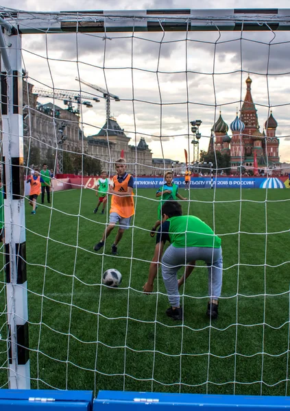 Kızıl Meydan, Moskova, Rusya - 07 Temmuz 2018: Park Meydanı ' nda Dünya Kupası FIFA 2018 Rusya'da bir fudball