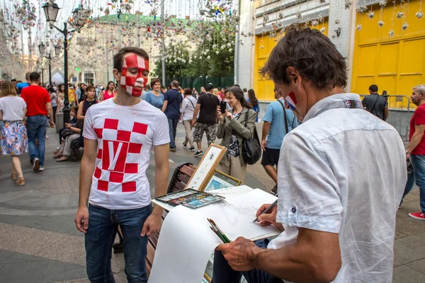 Moscú Rusia Julio 2018 Los Aficionados Franceses Con Bandera Calle — Foto de Stock