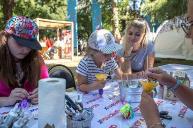 Moskova, Rusya - 11 Ağustos 2018: Yarışmalar ve ödüller Türkiye Krasnaya Presnya park Festivali