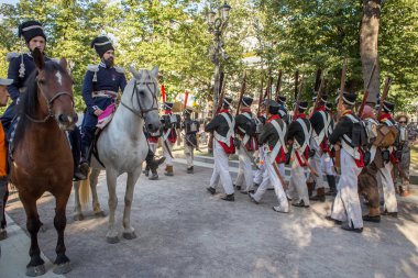 Moskova, Rusya - 14 Ağustos 2018: Moskova Paris, 1812-1814. İnsanlar bir Festivali'nde kez ve devirlerde Tverskoy Bulvarı'ndaki
