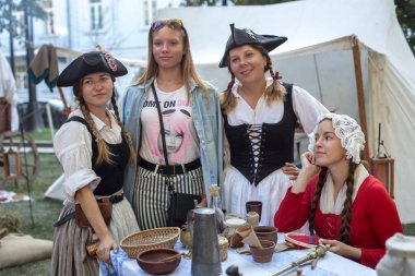 Moskova, Rusya - 14 Ağustos 2018: Moskova Paris, 1812-1814. İnsanlar bir Festivali'nde kez ve devirlerde Tverskoy Bulvarı'ndaki