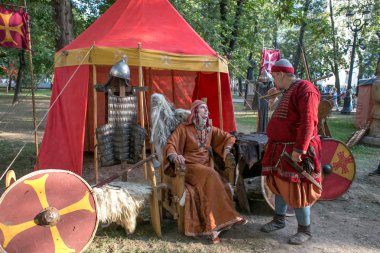 Moskova, Rusya - 17 Ağustos 2018: Eski Rusya 10.asır. festival kez ve dönemini Chistoprudny Bulvarı'nda