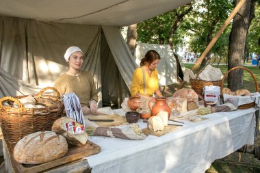 Moskova, Rusya - 17 Ağustos 2018: Eski Rusya 10.asır. festival kez ve dönemini Chistoprudny Bulvarı'nda