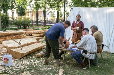 Moskova, Rusya - 17 Ağustos 2018: Eski Rusya 10.asır. festival kez ve dönemini Chistoprudny Bulvarı'nda