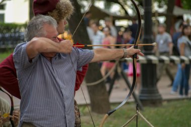 Moskova, Rusya - 19 Ağustos 2018: Moskova ve Muscovites. İnsanlar bir Festivali'nde kez ve devirlerde Gogolevsky Bulvarı'ndaki
