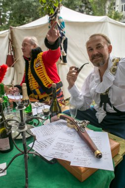 Moskova, Rusya - 20 Ağustos 2018: Paris, Vatanseverlik Savaşı 1812 Moskova'ya. Süvariler kez Festivali'nde ve dönemini Tverskoy Bulvarı'nda