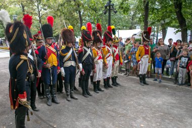 Moskova, Rusya - 20 Ağustos 2018: Paris, Vatanseverlik Savaşı 1812 Moskova'ya. Festival kez ve dönemi Tverskoy Bulvarı'nda insanlar