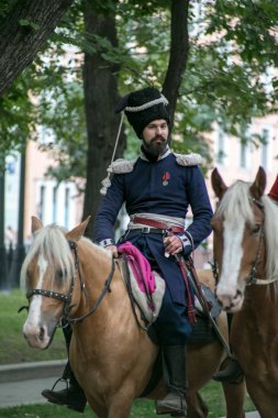 Moskova, Rusya - 20 Ağustos 2018: Paris, Vatanseverlik Savaşı 1812 Moskova'ya. Süvariler kez Festivali'nde ve dönemini Tverskoy Bulvarı'nda