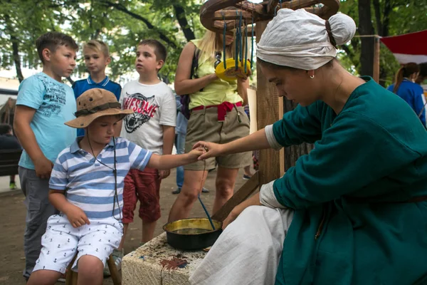 Moscú Rusia Agosto 2018 Edad Media Los Castillos Xiii Gente —  Fotos de Stock