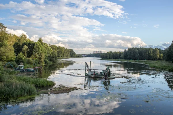 Balashikha Moscow Area Russia August 2018 Floating Excavator Cleans Pekhorka — Stock Photo, Image