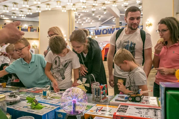 Moskva Ryssland September 2018 Wow Hur Science Festival För Skolbarn Stockbild