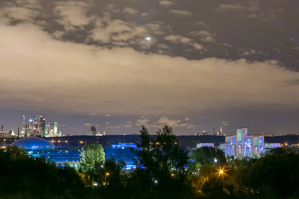 Moscou Rússia Serntabr 2018 Grandes Fogos Artifício Coloridos Canal Remo — Fotografia de Stock