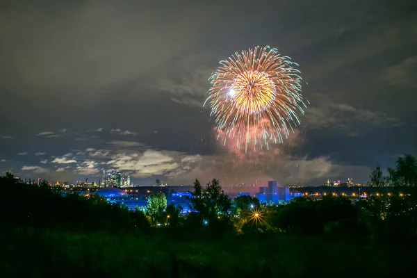 Mosca Russia Serntabr 2018 Colorati Enormi Fuochi Artificio Sul Canale — Foto Stock