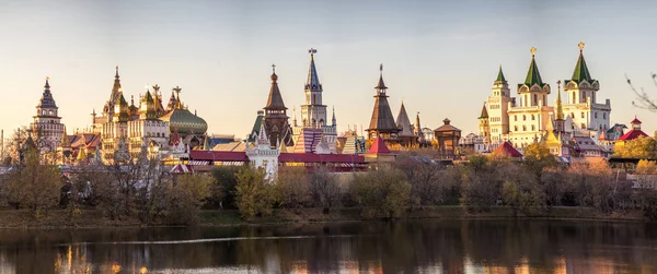 Izmaylovsky Kremlin parlak sonbahar öğleden sonra