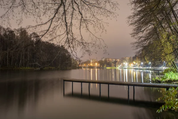 Nacht Dijk Van Rivier Pekhorka Stad Par — Stockfoto