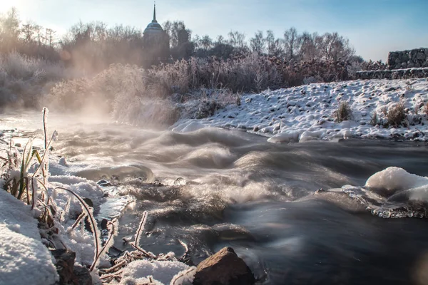 Χειμερινό Τοπίο Στις Όχθες Του Ποταμού Pehorka Μετά Από Ένα — Φωτογραφία Αρχείου