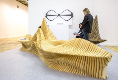 Moskova, Rusya - 07 Aralık 2018: Açılış Sergisi Wood Works 6 Moskova Merkezi House sanatçı