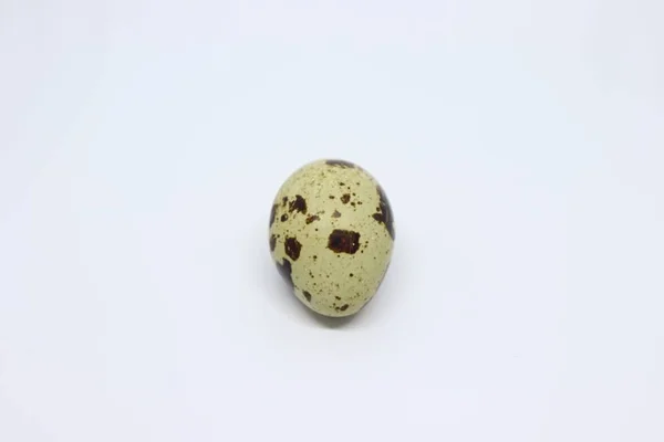 Перепелиное Яйцо Белом Фоне — стоковое фото