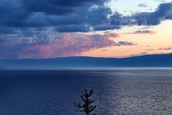 Baykal gökyüzünde