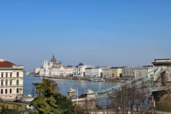 Budapeşte Parlamentosu, büyüleyici Macaristan