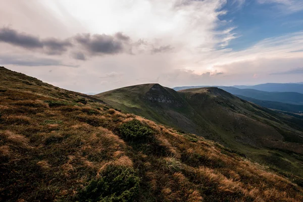 Lindas Paisagens Das Montanhas Cárpatas — Fotografia de Stock