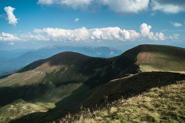 Lindas Paisagens Das Montanhas Cárpatas — Fotografia de Stock