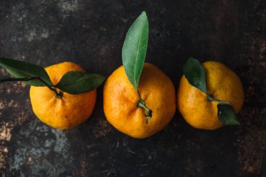 Mandalina rustik arka plan üzerinde