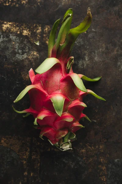 Drachenfrucht Auf Rustikalem Hintergrund — Stockfoto