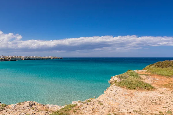 Bahía Torre Dell Orso Con Sus Altos Acantilados Salento Puglia — Foto de Stock