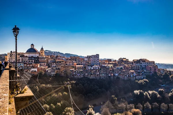 Vista Ariccia Con Monumental Puente Iglesia Santa Maria Assunta Por — Foto de Stock