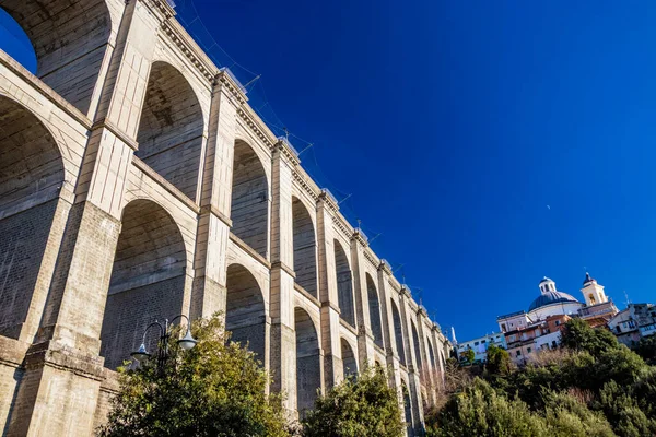 Die Monumentale Brücke Von Ariccia Mit Der Kuppel Der Kirche — Stockfoto