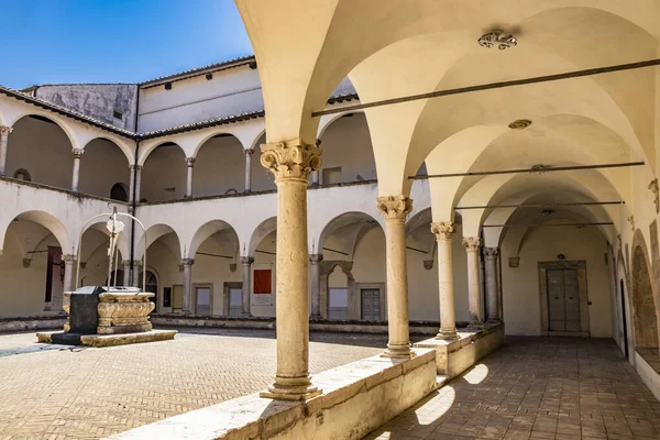 Claustro Igreja Românica San Francesco Cidade Amélia Úmbria Poço Centro — Fotografia de Stock