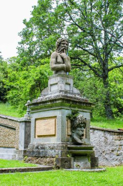 3 Haziran 2016 - Caprarola, Viterbo, Lazio, İtalya - Villa Farnese, bir Rönesans ve Mannerist yapı. Köşkü ve çeşmesi olan, salkımları sarkmış muz bahçeleri,.