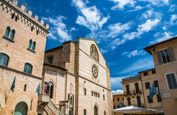 Foligno Meydanındaki San Feliciano Katedrali Ana Cephe Gül Pencereli Pencereleri — Stok fotoğraf