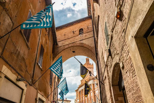 Junio 2019 Foligno Perugia Umbría Italia Callejón Centro Foligno Con —  Fotos de Stock