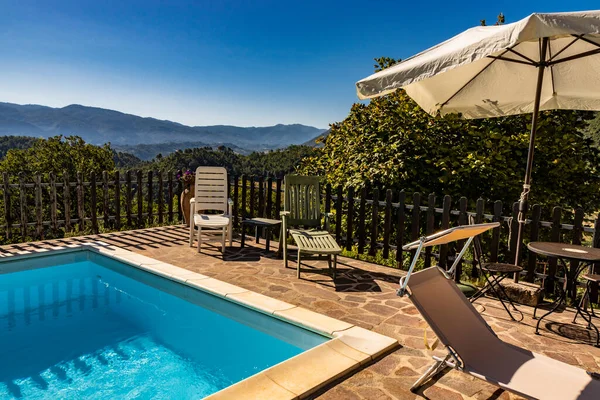 Una Splendida Piscina Montagna Estate Con Sole Del Mattino Concetto — Foto Stock