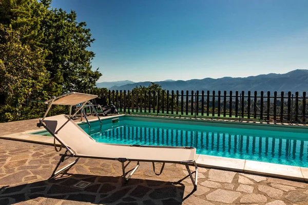 Una Splendida Piscina Montagna Estate Con Sole Del Mattino Concetto — Foto Stock