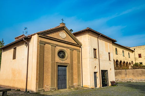 Kostel Zvonice Liturgická Fontána Ráj Exarchickém Klášteře Marie Jeskyni Řecké — Stock fotografie