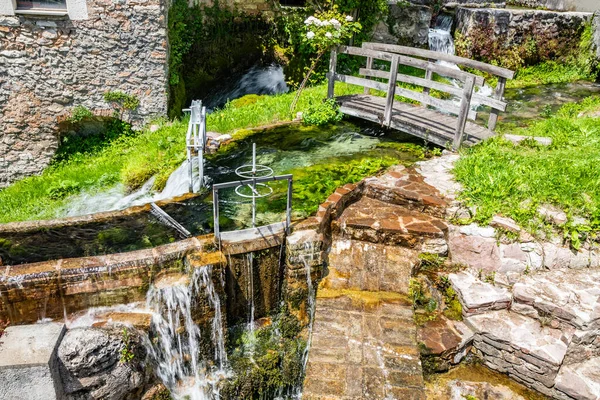 Das Kleine Dorf Rasiglia Durchquert Von Vielen Bächen Und Wasserfällen — Stockfoto