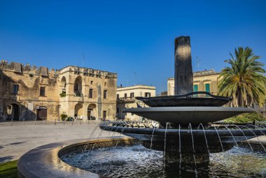 22 Ağustos 2019 - Cavallino, Lecce, Puglia, Salento, İtalya - Castromediano Lymburgh Kalesi veya dükü sarayı, siperli ve kaleli. Barok tarzında mimari öğeler sunar.