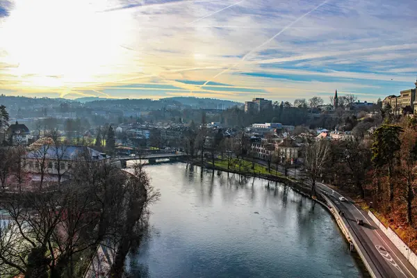 Utsikt Över Bern Schweiz Staden Byggdes Kuperad Halvö Omgiven Aar — Stockfoto