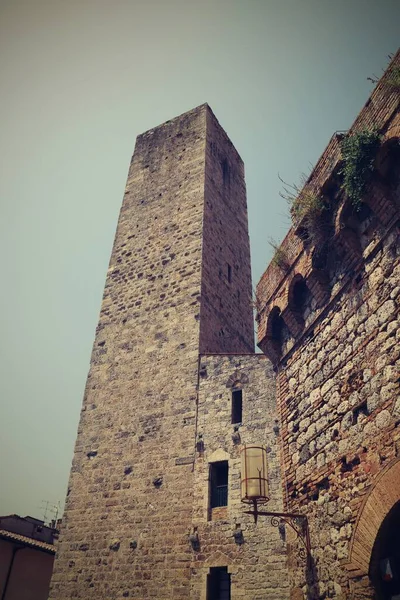 ジミニャーノ San Gimignano トスカーナ州シエナにある小さな城壁中世の丘の町 中世の建築物で有名ですが 塔の家の保存にはユニークです ユネスコ世界遺産 — ストック写真