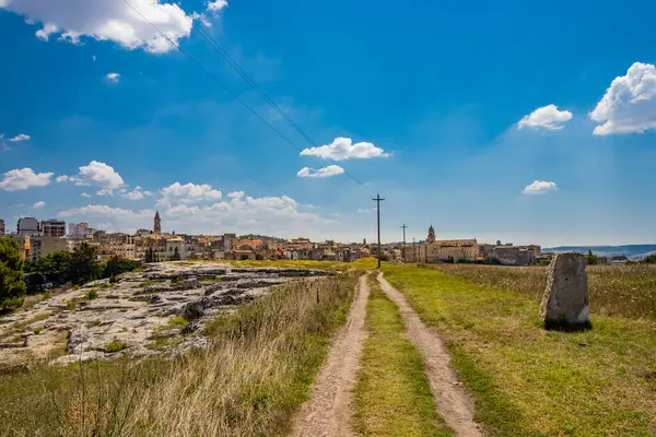 Gravina Puglia Italia Parque Arqueológico Botromagno Cima Colina Con Casas — Foto de Stock