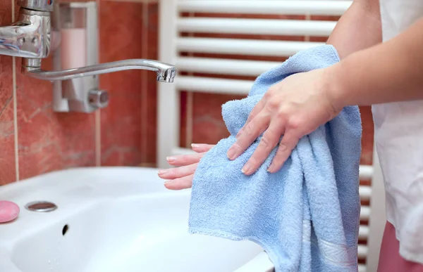 Hand Drying Towel Bathroom — Stock Photo, Image