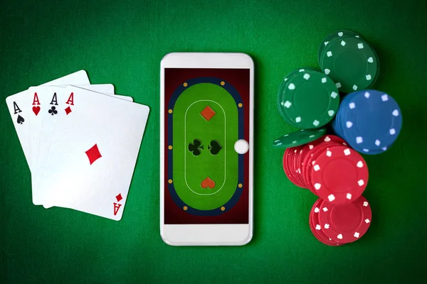 Mobilní Telefon Poker Tabulky Obrazovce Online Hazardní Hry Pohled Shora — Stock fotografie